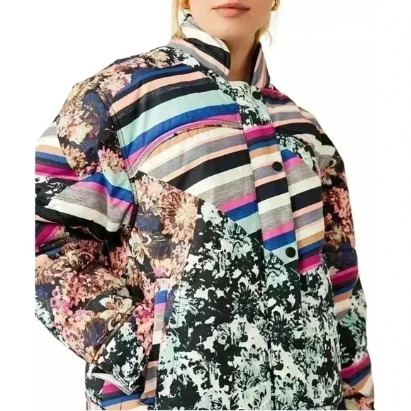 FP Movement Women's Bunny Slope Printed Puffer Jacket‎ Size M NWOT - Picture 3 of 16